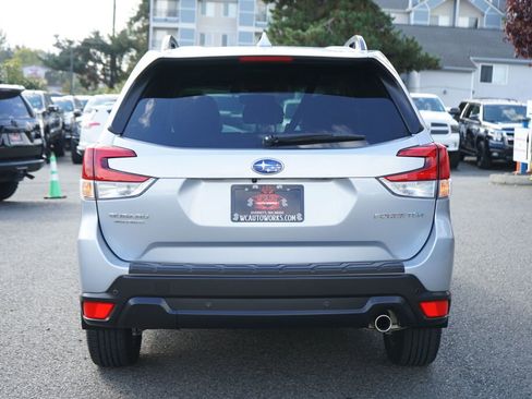 Used 2020 Subaru Forester Limited image 4