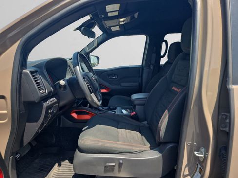 Used 2023 Nissan Frontier PRO-4X w/ Pro Convenience Package AWD/4WD image 9
