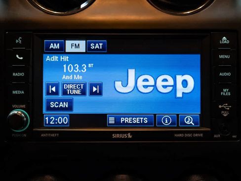 Used 2015 Jeep Compass Limited FWD image 13