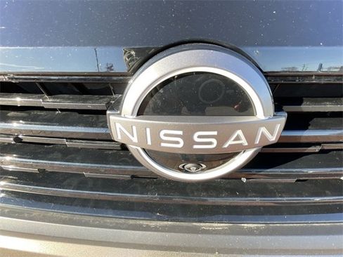 Used 2025 Nissan Kicks SR w/ Interior Electronics Package image 5