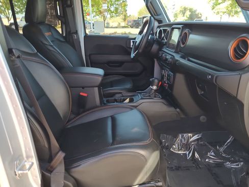 Used 2023 Jeep Gladiator Mojave image 22