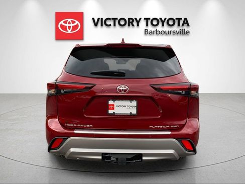 New 2026 Toyota Highlander Platinum AWD/4WD image 4