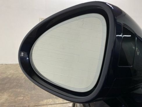 Used 2023 Porsche Macan Turbo AWD/4WD image 91