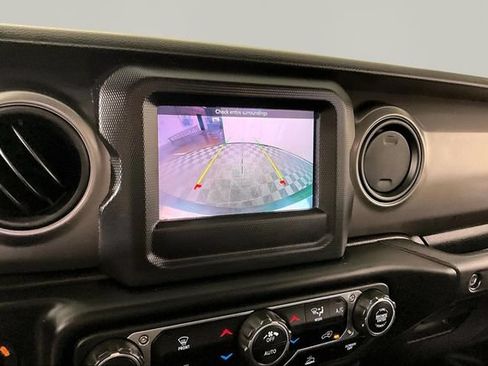 Used 2023 Jeep Wrangler Sport AWD/4WD image 10
