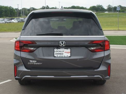 Used 2026 Honda Odyssey EX-L image 3