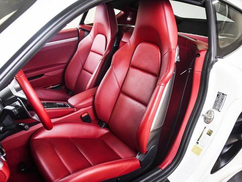 Used 2024 Porsche 718 Cayman S image 5