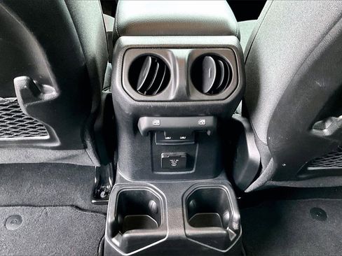 Certified 2025 Jeep Wrangler Unlimited Rubicon image 14