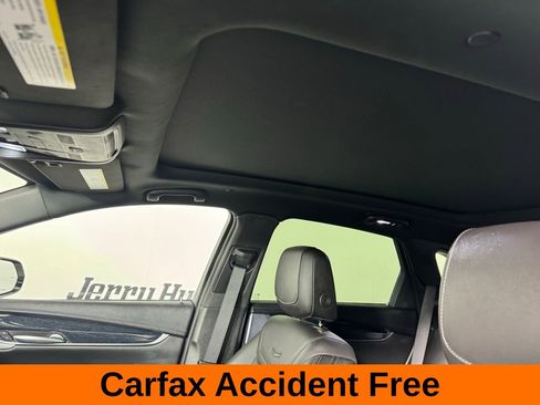 Used 2025 Cadillac XT5 Premium Luxury image 3