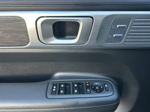 Used 2025 Hyundai Santa Fe Limited image 11