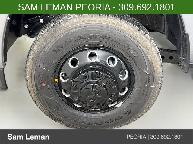 New 2026 RAM 3500 Laramie AWD/4WD image 30