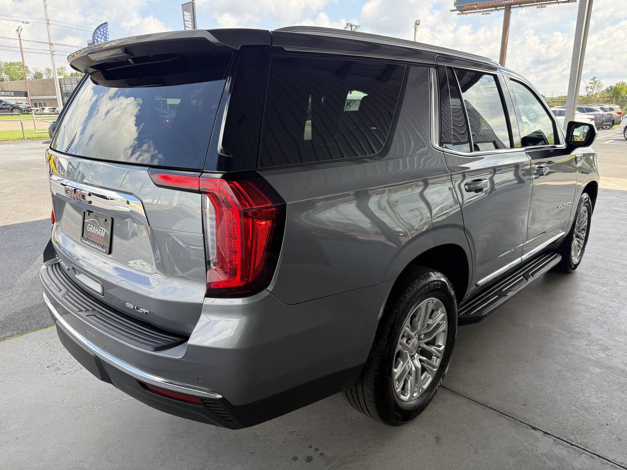 Used 2021 GMC Yukon SLT AWD/4WD image 5