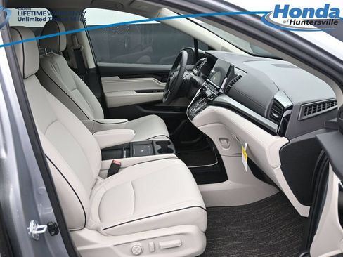 New 2026 Honda Odyssey Touring image 11