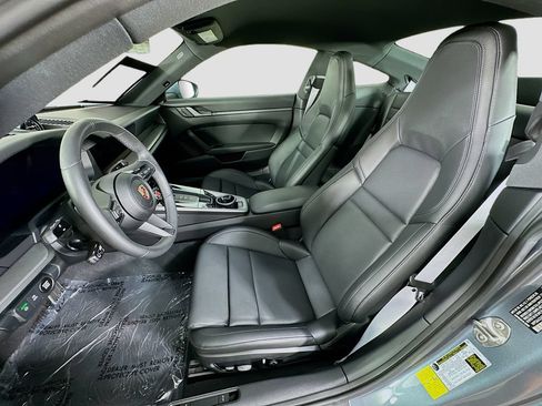 Certified 2025 Porsche 911 Carrera RWD image 5