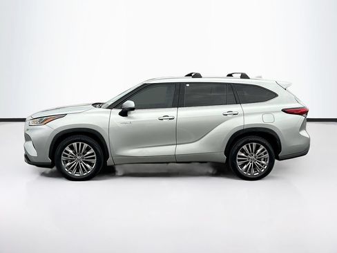 Used 2021 Toyota Highlander Platinum FWD image 8