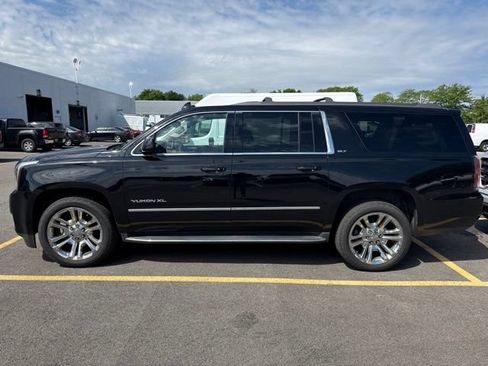 Used 2016 GMC Yukon XL SLT w/ Premium Edition AWD/4WD image 2