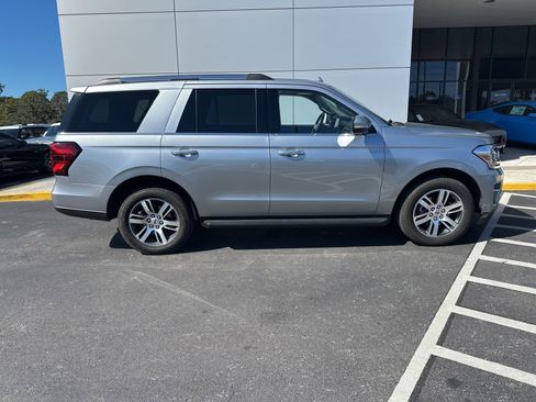 Certified 2024 Ford Expedition Limited image 2