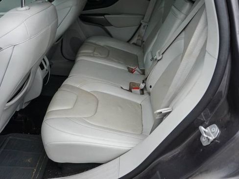 Used 2019 Jeep Cherokee Limited FWD image 8