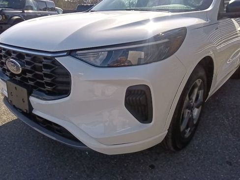 Used 2024 Ford Escape ST-Line w/ Tech Pack #1 image 9