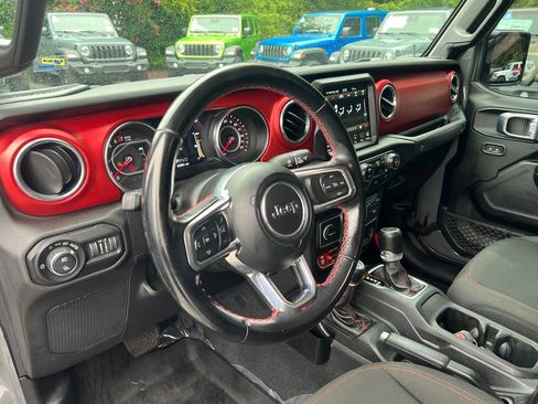 Used 2021 Jeep Gladiator Rubicon AWD/4WD image 19