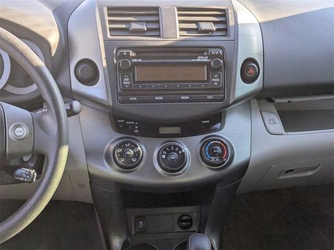 Used 2012 Toyota RAV4 FWD image 18