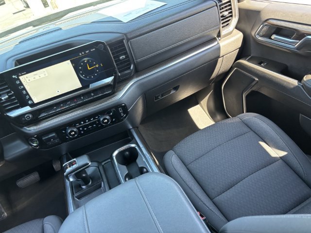 Used 2023 Chevrolet Silverado 1500 RST w/ Z71 Off-Road Package AWD/4WD image 17
