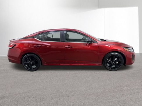 Used 2025 Nissan Sentra SR w/ SR Premium Package FWD image 36