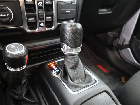 Used 2019 Jeep Wrangler Unlimited Sport S image 15