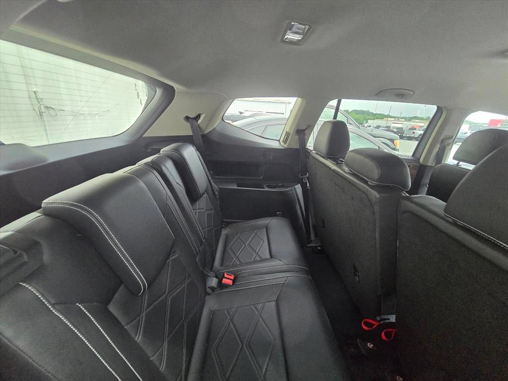 Used 2025 Volkswagen Atlas SE AWD/4WD image 6