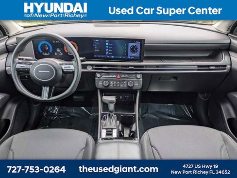 Certified 2025 Hyundai Tucson SE FWD image 16