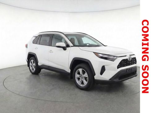 Used 2023 Toyota RAV4 XLE w/ Convenience Package image 3