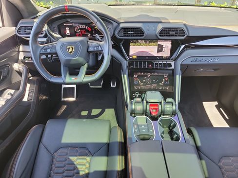 Used 2024 Lamborghini Urus S AWD/4WD image 20