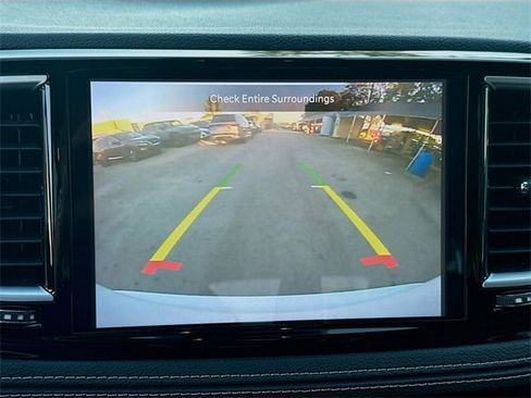 Used 2021 Chrysler Pacifica Limited image 14