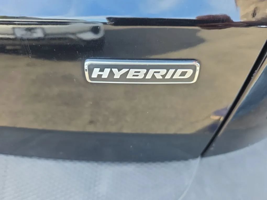 Used 2021 Ford Escape Titanium FWD image 17