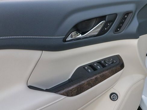 Used 2022 GMC Acadia Denali w/ Denali Ultimate Package image 14