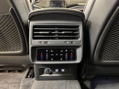 Used 2019 Audi Q8 Prestige w/ Luxury Package image 19