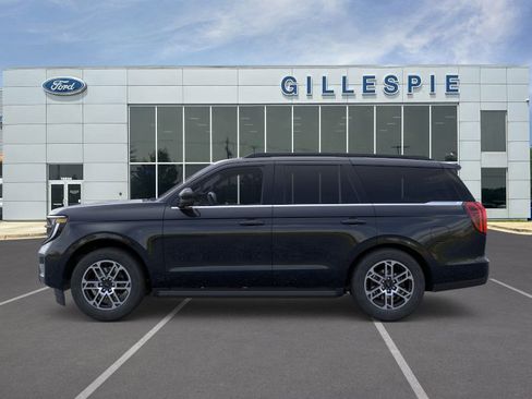 New 2025 Ford Expedition Active image 3