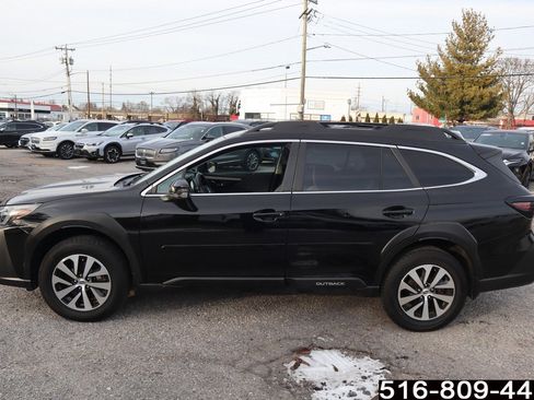 Used 2023 Subaru Outback Premium image 7