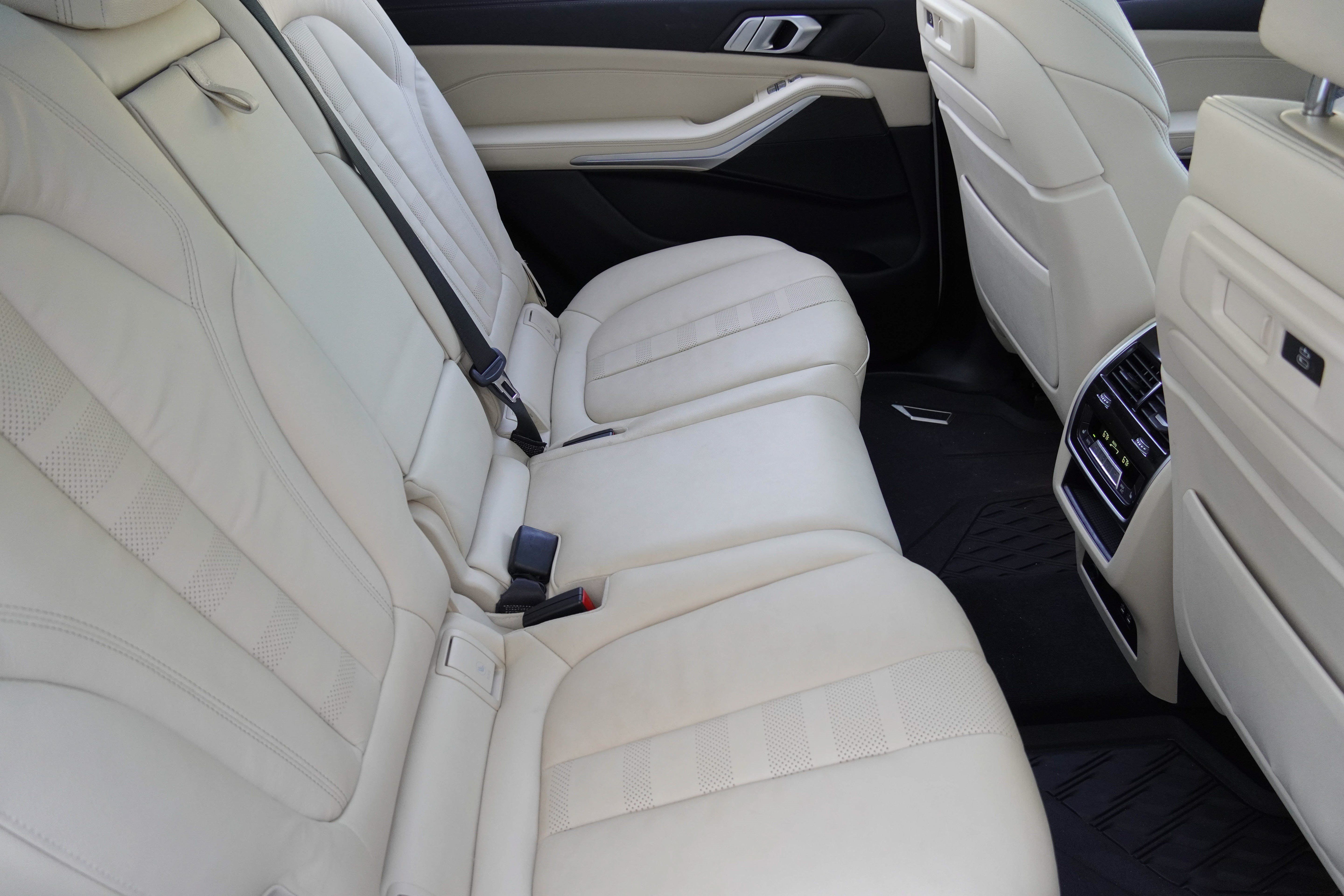 Used 2022 BMW X7 xDrive40i w/ Executive Package AWD/4WD image 33