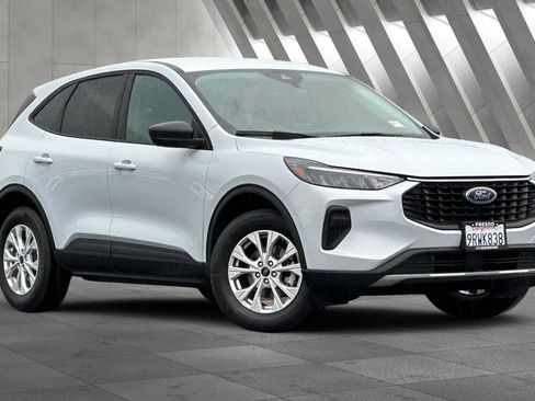 Used 2025 Ford Escape Active image 2