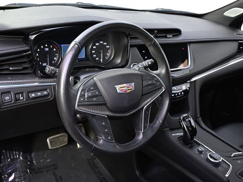 Certified 2023 Cadillac XT5 Sportv w/ Technology Package image 11