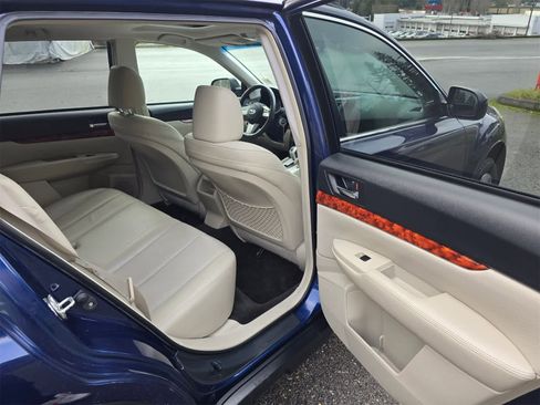 Used 2011 Subaru Outback 3.6R Limited w/ PWR Moonroof Pkg image 26