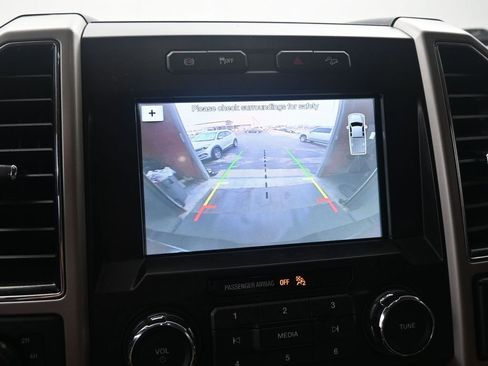 Used 2018 Ford F250 Lariat w/ Chrome Package image 31