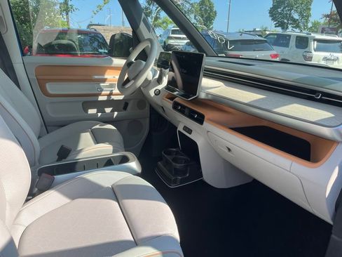New 2025 Volkswagen ID. Buzz 1st Edition image 21