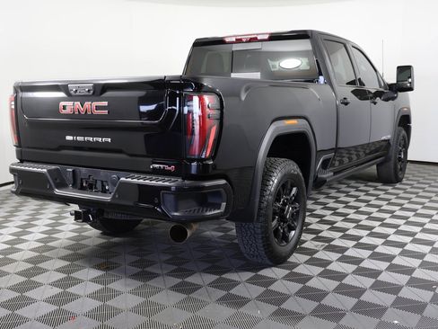 Used 2025 GMC Sierra 2500 AT4 w/ AT4 Premium Plus Package image 5