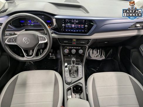 Used 2023 Volkswagen Taos SE w/ Panoramic Sunroof Package image 25