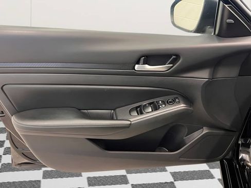 Used 2025 Nissan Altima 2.5 SV FWD image 16