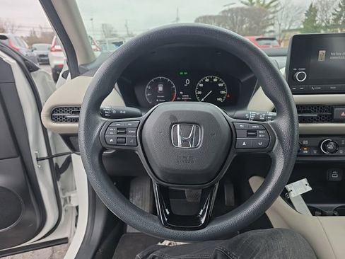 Used 2023 Honda HR-V LX image 13