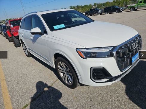 Used 2025 Audi Q7 3.0T Premium Plus AWD/4WD image 2