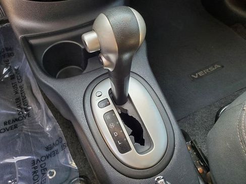 Used 2016 Nissan Versa SV image 24