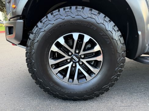 Used 2018 Ford F150 Raptor w/ Equipment Group 802A Luxury AWD/4WD image 24